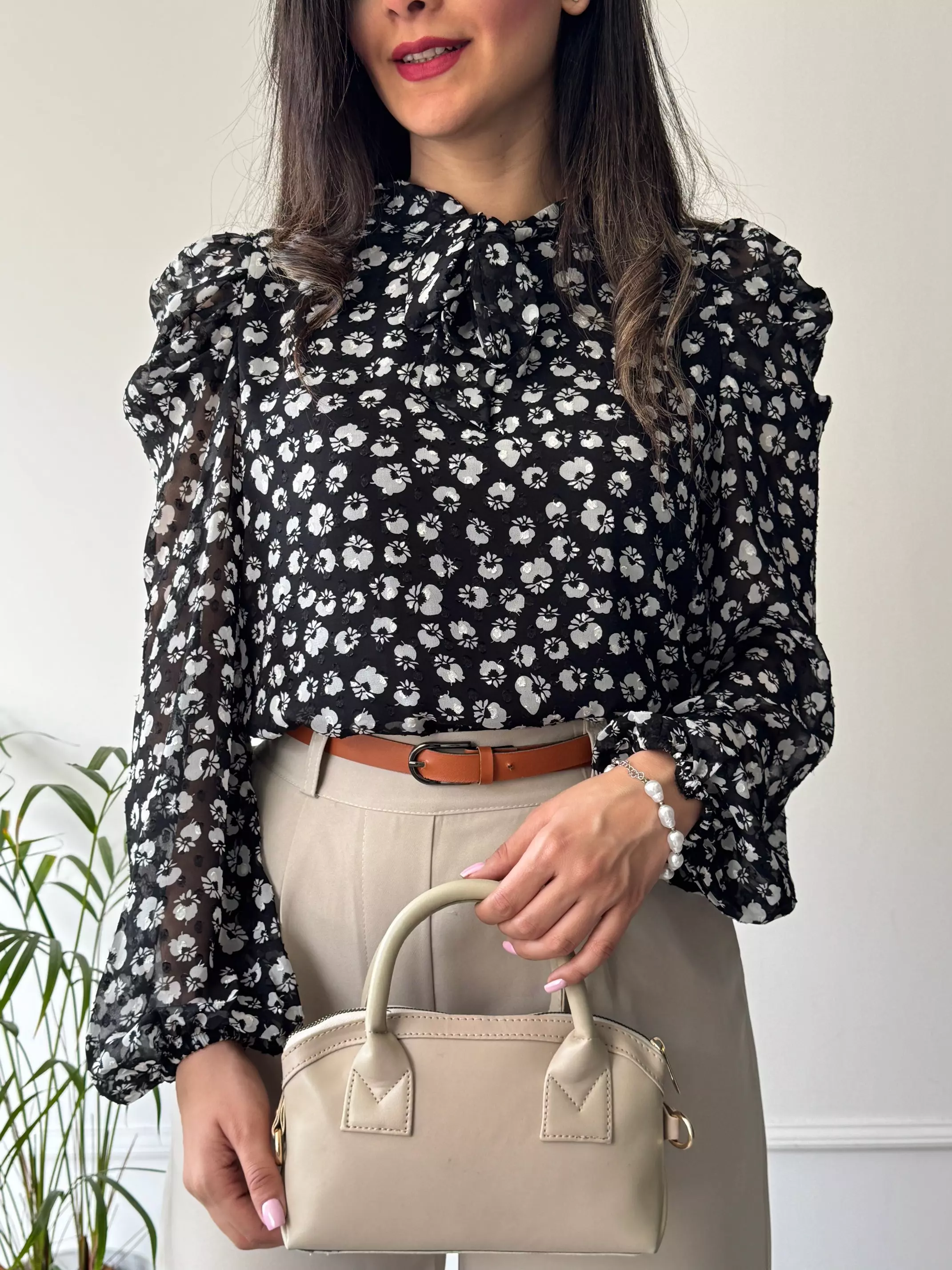 شومیز یقه کراواتی